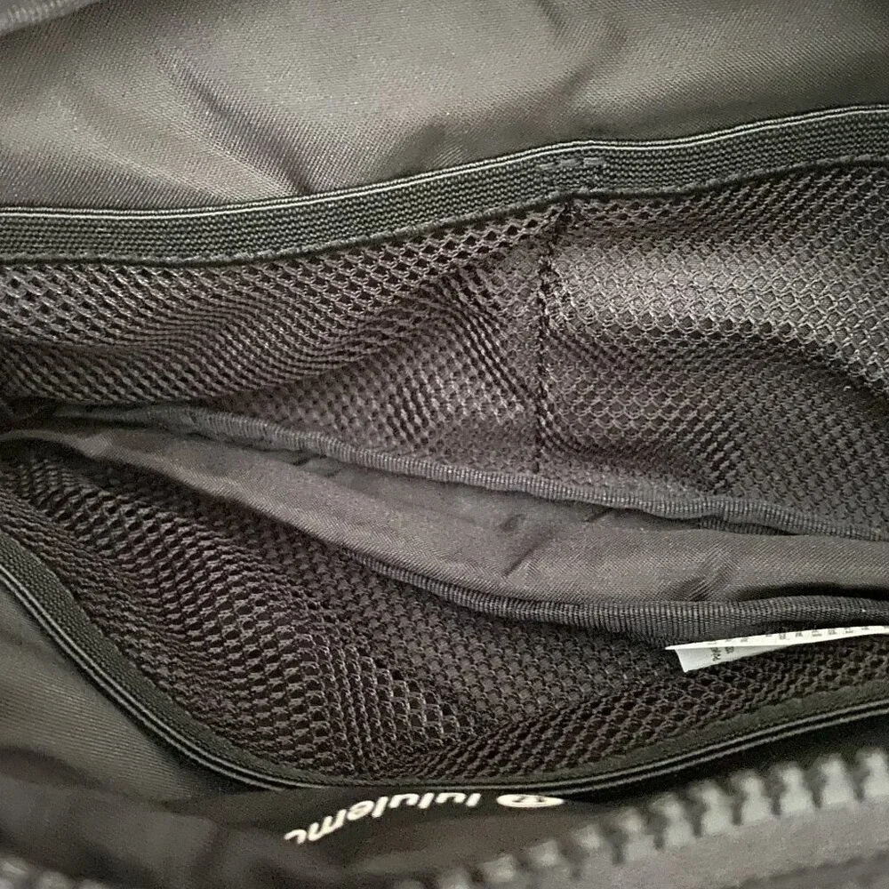 Lululemon Everywhere Belt Bag 1L NWT - Picture 6 of 13